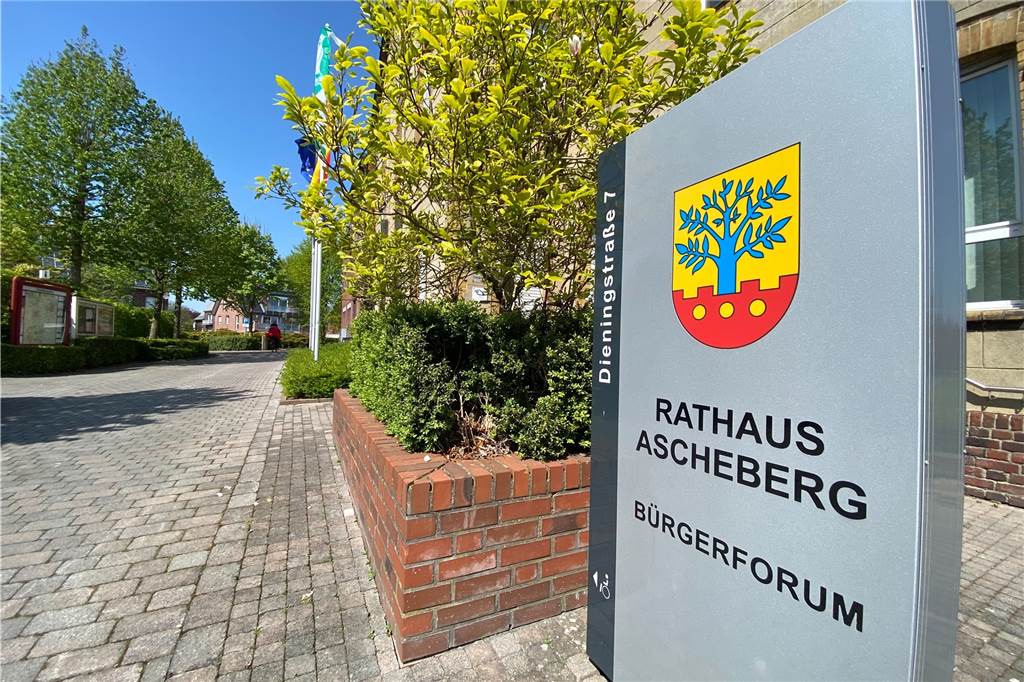 Helmut Sunderhaus zur Energiekrise: „Fangen Sie jetzt mit dem Gassparen an!“ Ein Schild vor einem öffentlichen Gebäude.