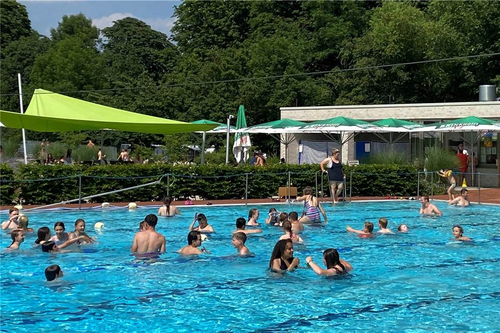 Verschärfte Corona-Regeln drohen ab Montag - trotz niedriger Inzidenz in Werne Auch im Solebad Werne wären strengere Maßnahmen wieder Pflicht.