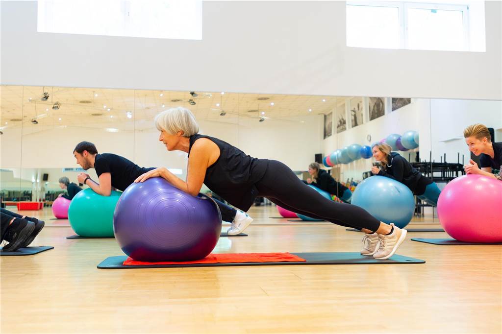 Mehr Sport im neuen Jahr? Fitnessstudios locken mit Neujahrsangeboten Auch im Sportforum dürften die Kursräume im Januar wieder voller sein, als in anderen Monaten.