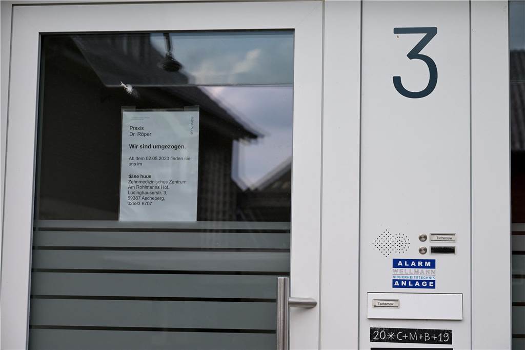 Gemeindeverwaltung hat ein Platzproblem: Neues Gebäude soll Abhilfe schaffen Auch in der Bultenstraße 3 sitzen nun Mitarbeiter der Gemeinde. Vorher war dort die Praxis Dr. Röper ansässig.
