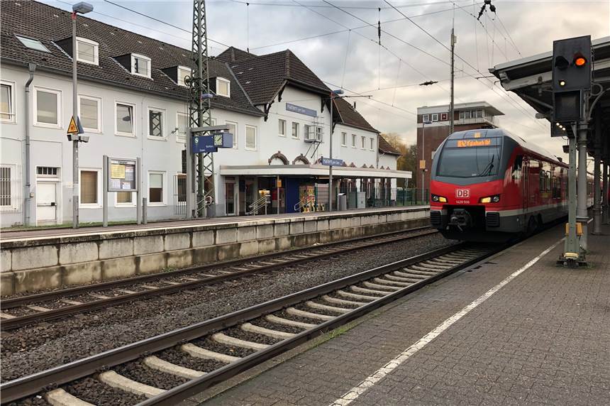 Bauarbeiten bei der Bahn sorgen für Ausfälle und Verspätungen beim RE 2 und RE 42 Auch in der kommenden Woche müssen sich Pendler auf Zugausfälle und Verspätungen einstellen.