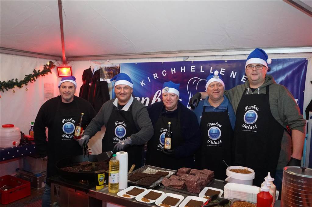 Wintertreff läutet Adventszeit ein: Buntes Programm für Jung und Alt Auch in diesem Jahr dürfen sich die Gäste wieder auf Panhas und Panhas-Burger vom Kirchhellen.de-Team freuen.