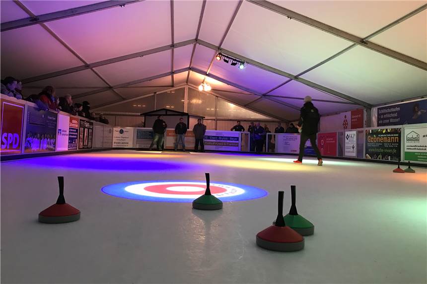 Band-Duell eröffnet den Wettbewerb im Eisstockschießen Auch in diesem Jahr findet wieder der Wettbewerb im Eisstockschießen statt.