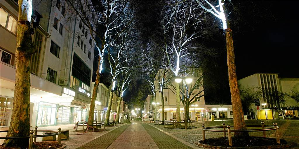 Fußgängerzone in Hombruch bekommt auch dieses Jahr ihre Weihnachtsbeleuchtung Harkortstraße in Hombruch mit Weihnachtsbeleuchtung