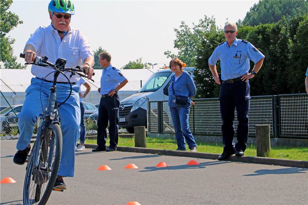 Immer mehr Unfälle mit Pedelecs - Fahrradexperte Oliver Trum weiß Rat Eine Pedelec-Schulung