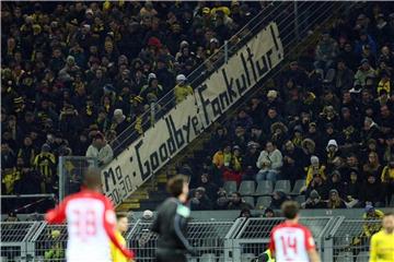 Auch in Dortmund gab es Proteste gegen die Montagsspiele der Fußball-Bundesliga. Foto: Ina Fassbender