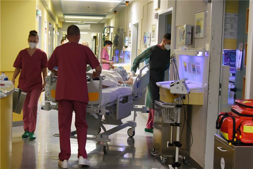 Dortmunder stirbt an Covid – Er war jünger als 50 Jahre Auch in Dortmunds Krankenhäusern liegen Covid-Patienten.