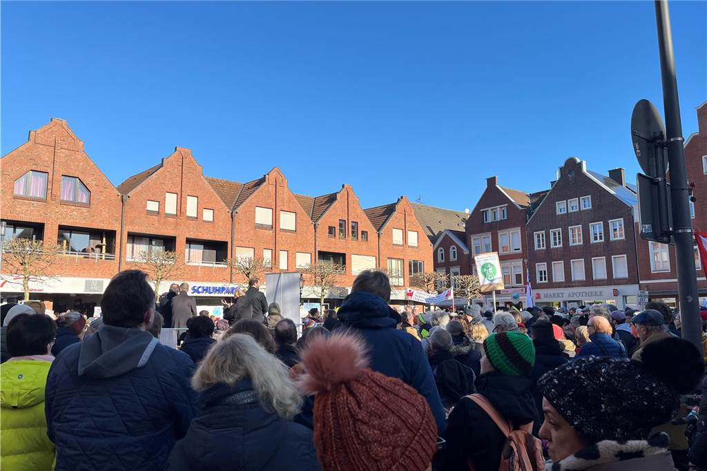 700 Menschen gegen Rechts: Demo in Lüdinghausen findet großen Zulauf Auch in Dülmen gibt es am Wochenende eine Demo.