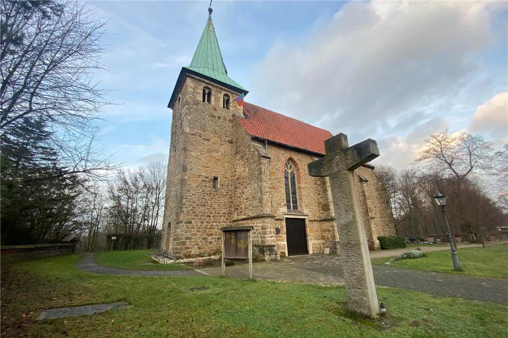 Sixtus-Pfarrei gewährt Kirchenasyl: Angst vor Abschiebung nach Osteuropa Die Heilig Kreuz Kirche in Hamm-Bossendorf