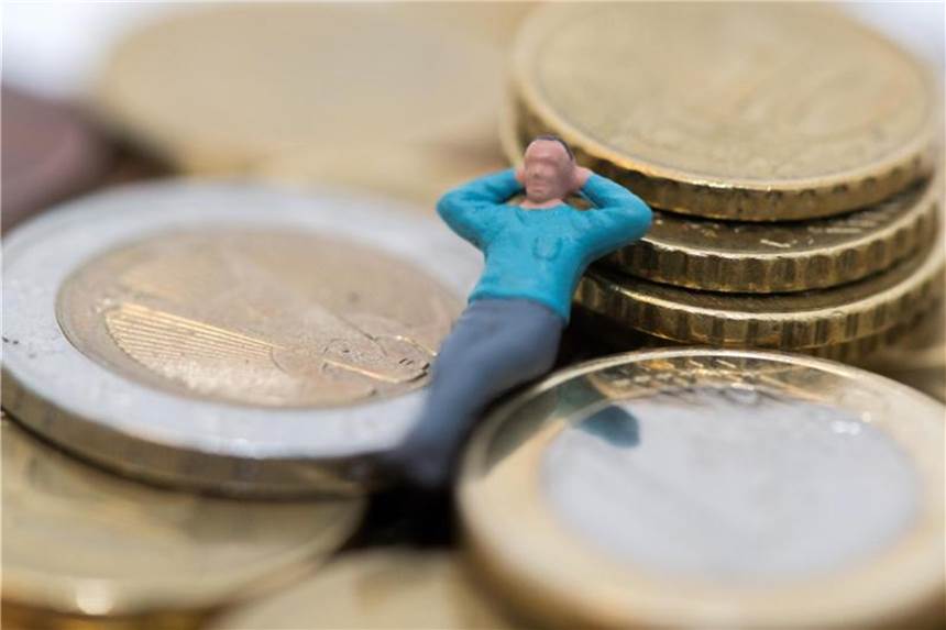 Finanzielle Sicherheit ist jungen Sparern wichtig Auch Jugendliche und junge Erwachsene wollen durch regelmäßiges Sparen finanzielle Sicherheit erlangen. Foto: Andrea Warnecke