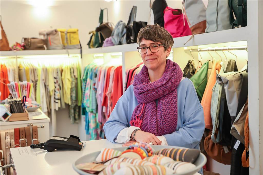 Auch Katja Seller, Inhaberin des Geschäfts "wolkesieben", freut sich über die Pläne der Stadt, das Rosenviertel besser an die Haupteinkaufsachsen anzubinden und bekannter zu machen.