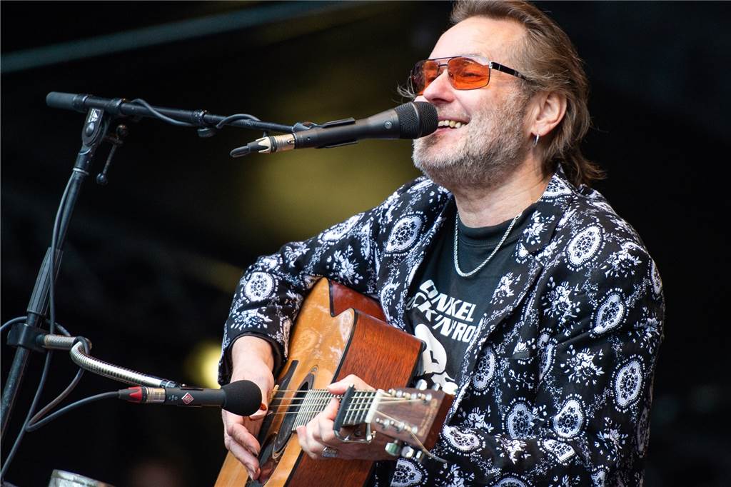 Haifisch Johnny aus Stadtlohn macht internationale Musikkarriere Auch Liedermacher Stoppok sorgt musikalisch für saubere Flossen.
