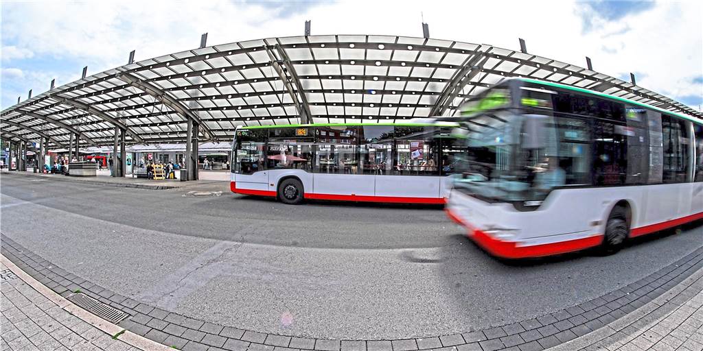 Vestische: Kein Ende des Notfahrplans - Einschränkungen gelten weiter Der Busbahnhof in Recklinghausen