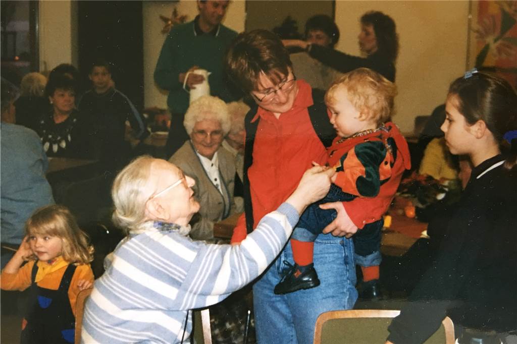 Nele und Linus Wopker setzen auf Pflege in der Firma der Eltern Auch Linus Wopker (hier auf dem Arm seiner Mutter) kennt die Arbeit seiner Eltern schon von klein auf.