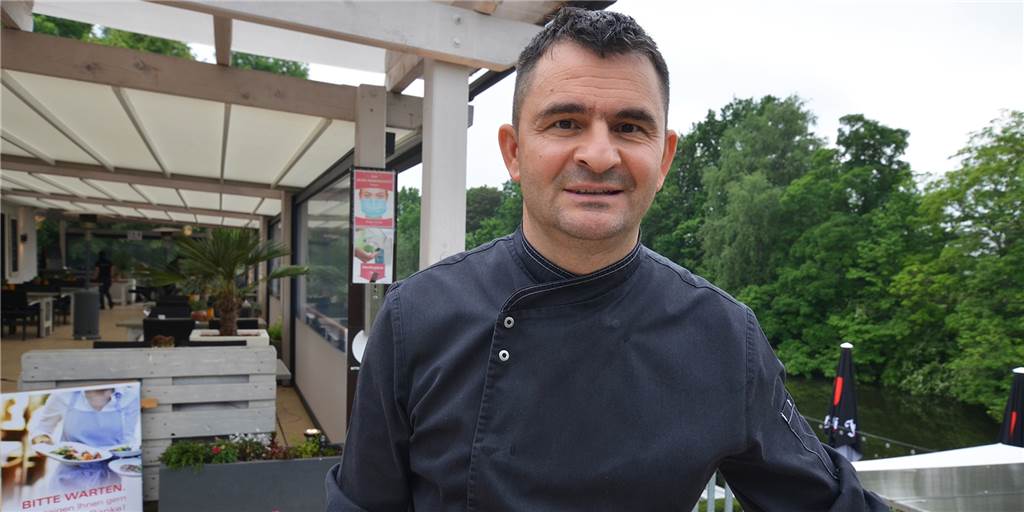 Mindestlohn: Castrop-Rauxeler Gastronomen befürchten höhere Preise Auch Mario Hurmuz vom Ristorante Il Gambero due wird den Mindestlohn ab Oktober auf 12 Euro erhöhen. Schon jetzt kämpft der Gastronom aber mit anderen Problemen — und ist damit in Castrop-Rauxel nicht allein.