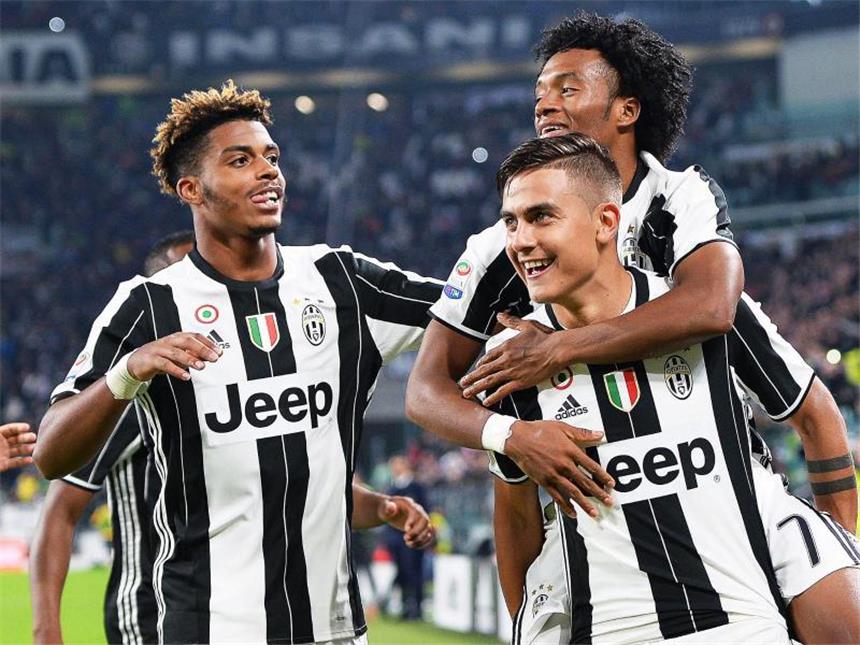 Juve siegt ohne geschonten Khedira - Dzeko glänzt für Rom Auch ohne viele Stars gewann Juventus das fünfte Spiel in Serie. Foto: Alessandro Di Marco