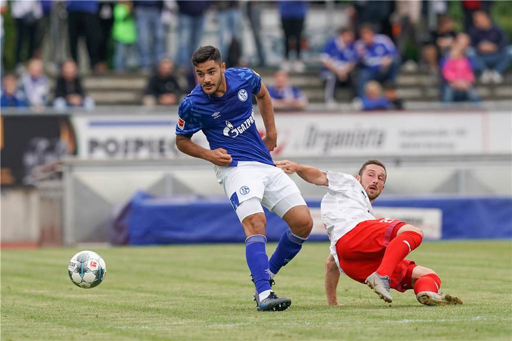 Mark Uth hofft jetzt auf sein Liga-Comeback für Schalke Auch Ozan Kabak durfte gegen Köln 90 Minuten lang ran.