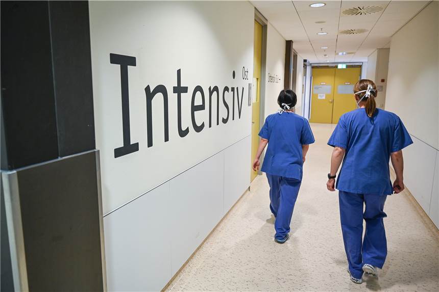 100 Millionen stehen bereit: Corona-Bonus auch für Pflegekräfte in Kliniken Auch Pflegekräfte in Krankenhäusern können jetzt einen sogenannten Corona-Bonus bekommen.