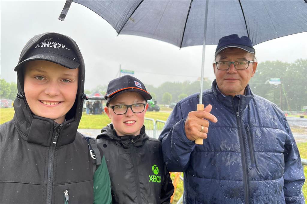 Regen bremst Traktoren aus: Halterner Tractor Pulling abgebrochen Besucher des Tractor Pullings
