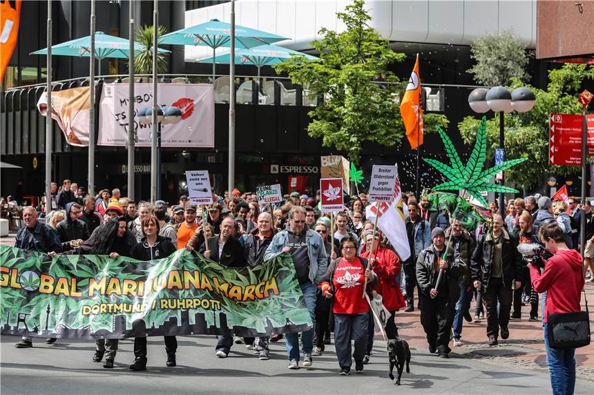 Cannabis-Legalisierung: Hunderte Menschen gehen in Dortmund auf die Straße Auch schon 2016 wurde in Dortmund für die Legalisierung von Cannabis demonstriert.