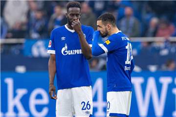 Auch sie können nicht sicher sein, in Bremen zur Start-Elf zu gehören: Salif Sané (l.) und Nabil Bentaleb, hier nach dem 0:4 gegen Düsseldorf.