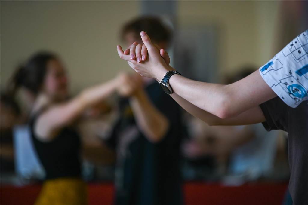 Corona zwang Halterner Gründer Sebastian Rabuda zum „Abbiegen“ In einer Tanzschule.