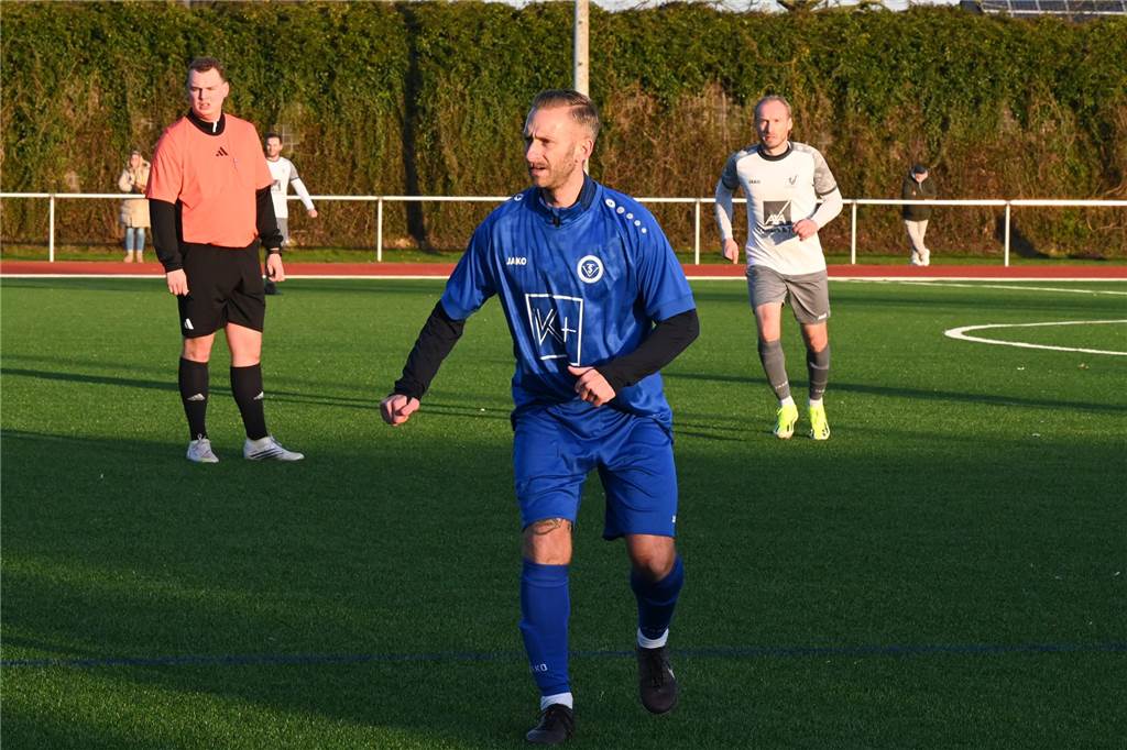 TuS Sythen schenkt TSV Marl-Hüls ein halbes Dutzend ein: Maximilian Marx im Trikot des TSV Marl-Hüls