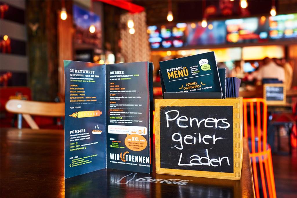 15 Tipps: Vegetarisch Mittagessen in der Dortmunder Innenstadt Auch vegane Currywurst steht bei „Pommes Pervers“ auf der Karte.