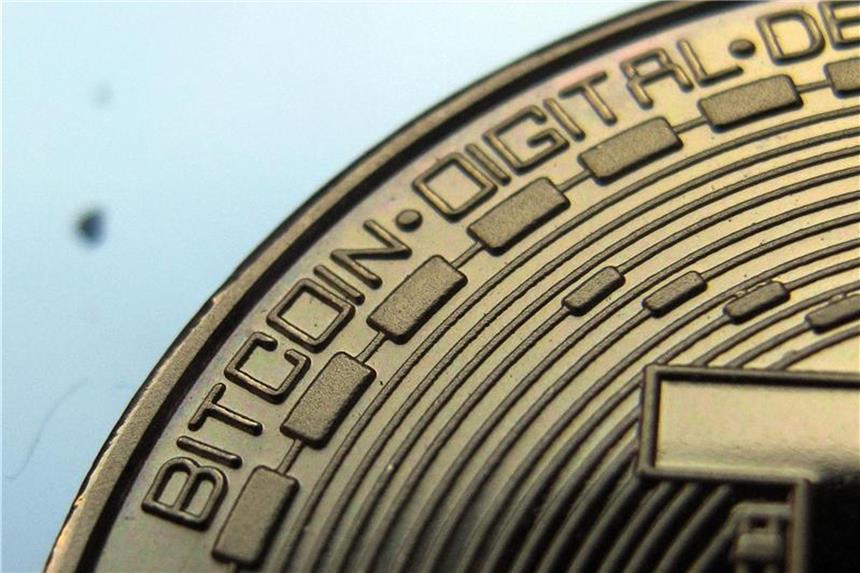 Auch verwandte Dinge wie Börsen zum Handel von Kryptowährungen oder Wallets, in denen sie gespeichert werden, dürfen demnächst nicht mehr beworben werden. Foto: Ina Fassbender