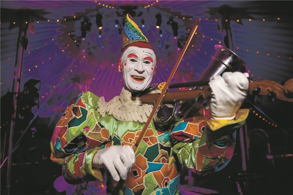 Roncalli in Recklinghausen: „Manege frei, das Spiel kann beginnen“ Auch Weißclown Gensi ist in Recklinghausen wieder mit dabei.