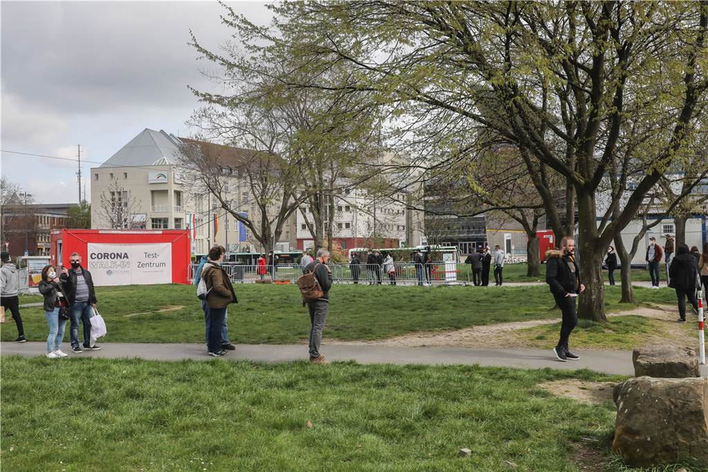 Kunden-Ansturm statt Osterruhe? So lief der Karsamstag in der Dortmunder City Auch wenn es durch die Perspektive auf dem Foto gar nicht so leer aussieht, sagen die Zahlen etwas anderes.