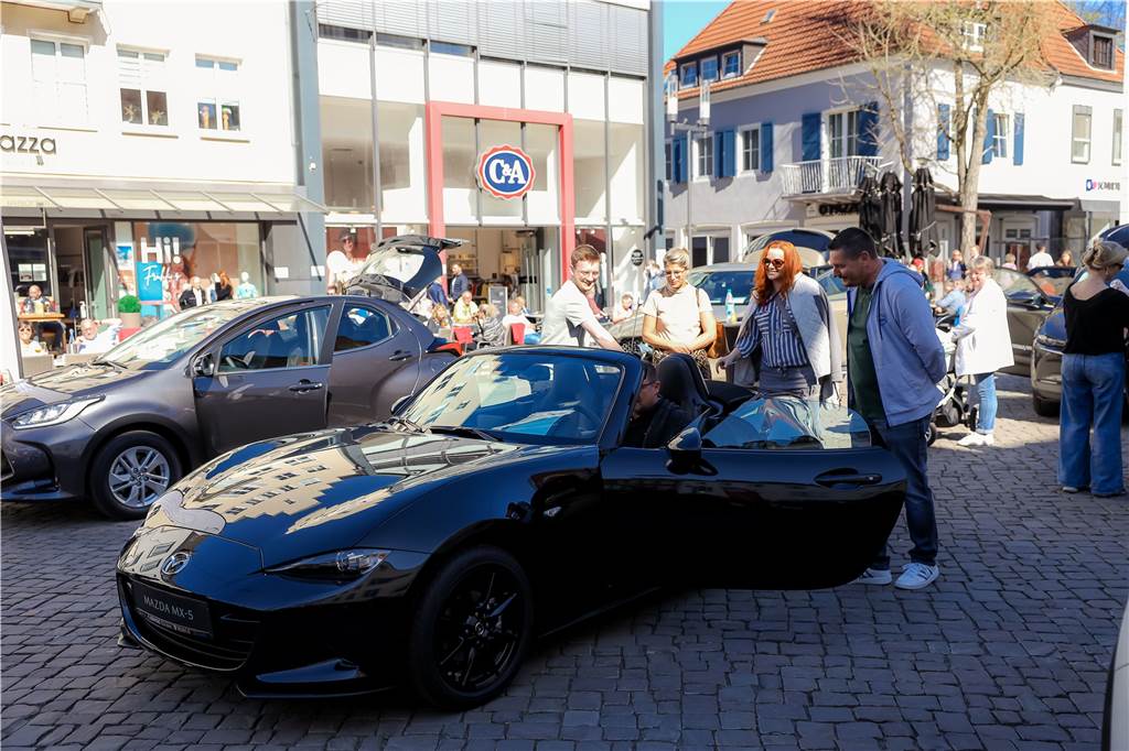 „Dorsten is(s)t mobil“: Durststrecke bei Stadtfesten endlich vorbei Auch windschnittige Karossen gab es auf dem Marktplatz zu sehen.