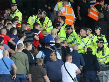 "Auf Anweisung der Polizei" wurde das Vorbereitungsspiel in Burnley nach der Halbzeit nicht wieder fortgesetzt. Foto: Richard Sellers