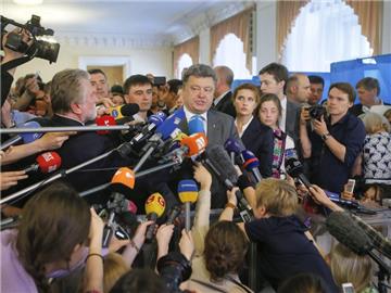Auf Anweisung von Ministerpräsident Poroshenko wurden die westlichen Journalisten wieder von der schwarzen Liste gestrichen, die welche Betroffenen die Einreise in die Ukraine verbietet. Die Auflistung von - unter anderem Michael Rutz - hatte für starke Kritik gesorgt. Foto: Sergey Dolzhenko