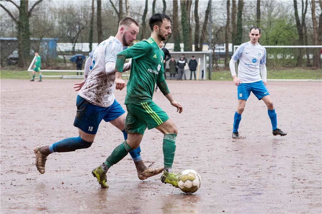 Auf Asche gewann der SV Lippramsdorf beim RSV Borken mit 3:0 dank drei Treffern von Henrik Kleinefeld.
