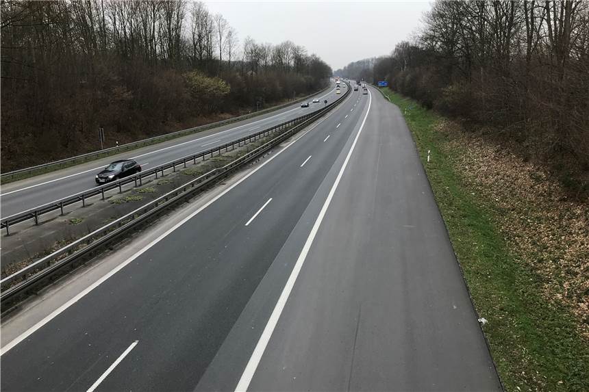 A42 in Castrop-Rauxel zeitweise nur einspurig befahrbar Auf beiden Seiten der A42 wird am Donnerstag nur der Mittelstreifen befahrbar sei.