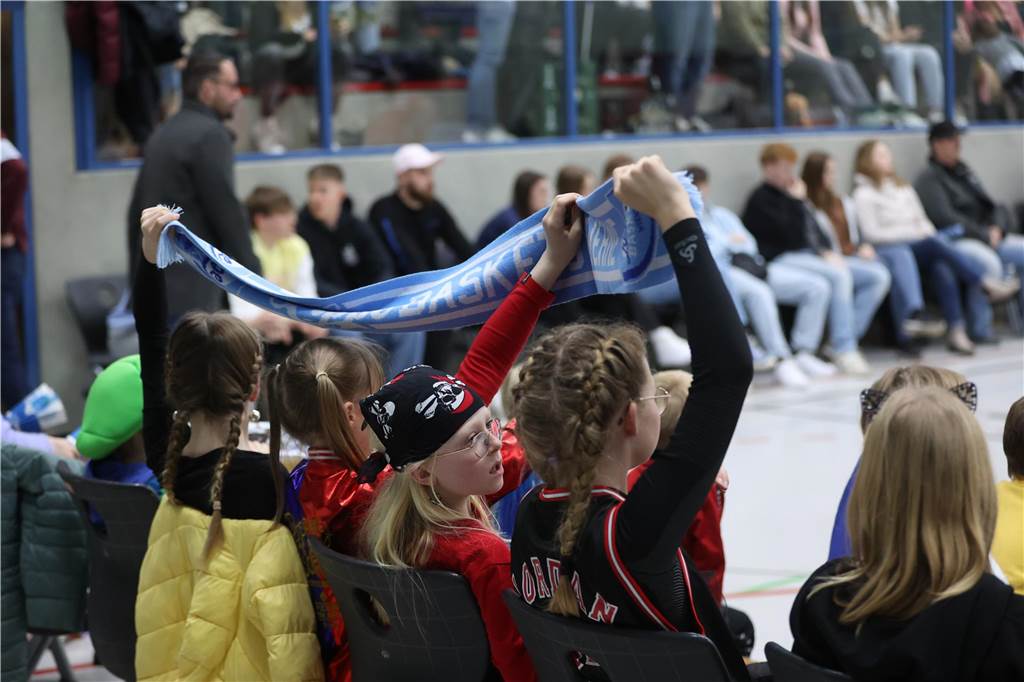 LippeBaskets und Wulfen liefern „beste Stimmung der Saison“: Fan-Rauswurf wird zum Makel Auf beiden Seiten waren kleine und große Fans dabei.