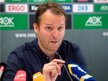Auf Berlins Trainer Dagur Sigurdsson wartet eine schwere Aufgabe. Foto: Sebastian Kahnert