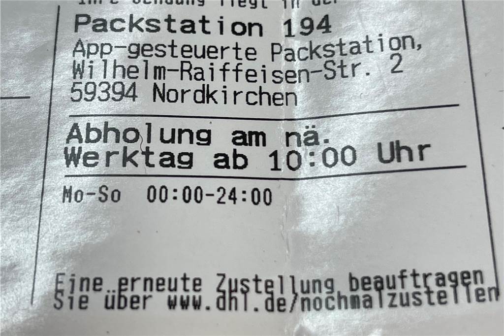 Ärger mit Paketabholung: „Da kam ich schon in Bredouille“ Auf dem Abholschein wurde bereits angekündigt, dass die Packstation per App bedient wird.