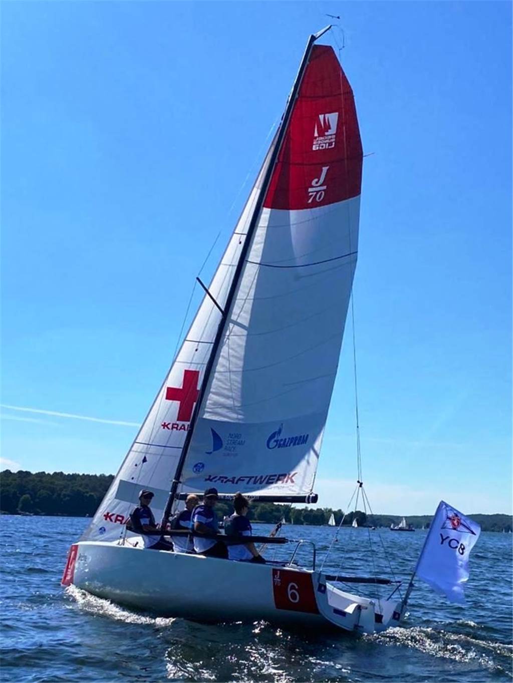 Späteinsteigerin Lena Abendroth (17) hat es in die Jugendbundesliga geschafft Auf dem Berliner Wannsee ging Lena Abendroth mit ihrem Team beim ersten Wettkampf der Jugendbundesliga an den Start.