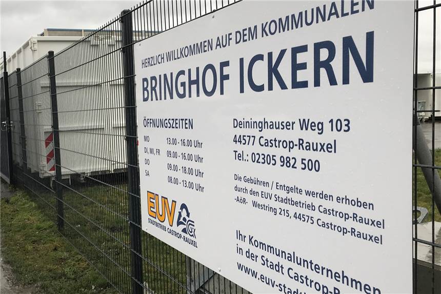 Auf dem Bringhof des EUV können Castrop-Rauxeler derzeit kostenlos ihr Gartengrün los werden.