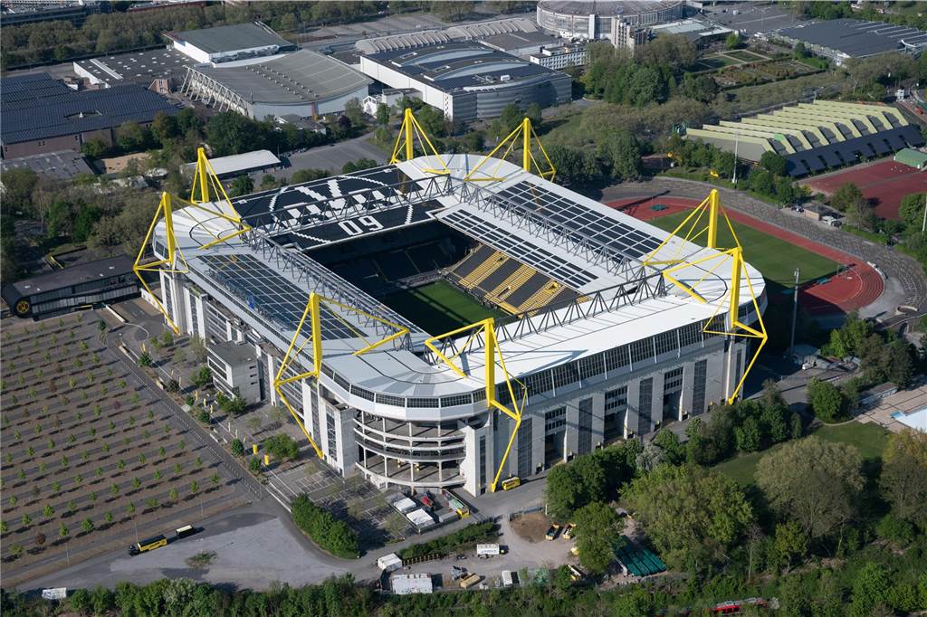 BVB investiert weitere Millionen Euro ins Stadion: Neue Großprojekte im Signal Iduna Park Der Signal Iduna Park von oben.
