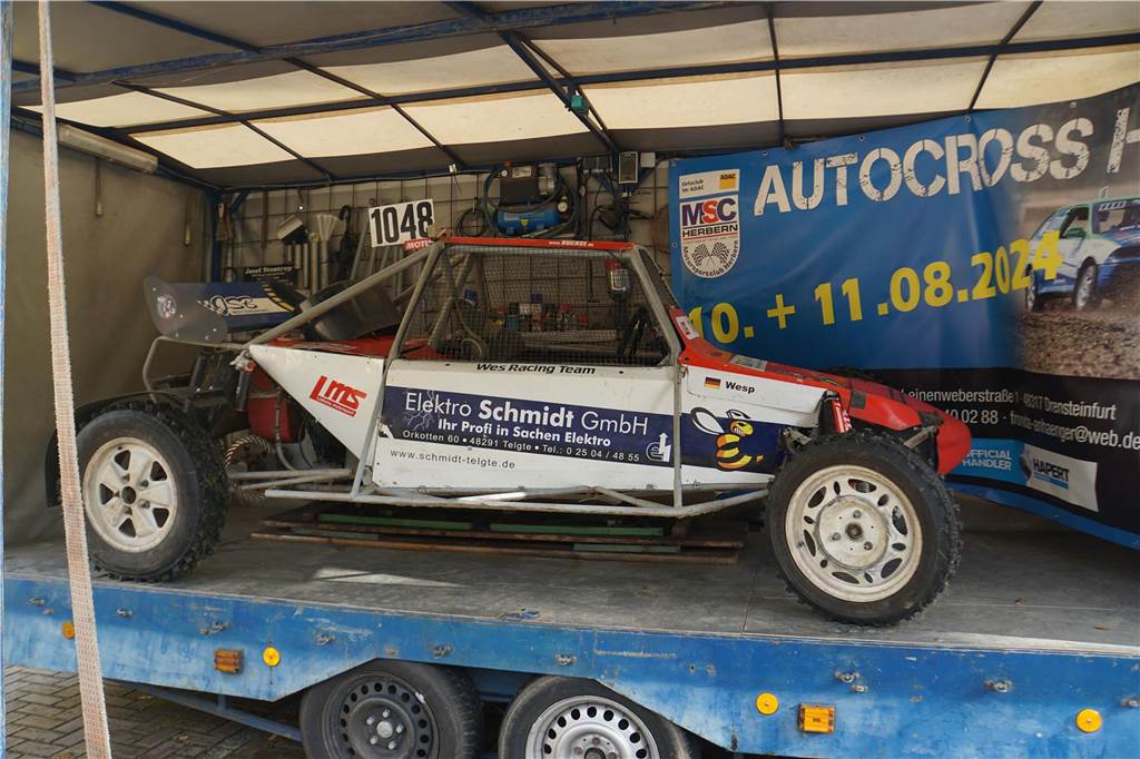 Auf dem ehemaligen Amtsplatz hatte der MSC-Herbern (Motorsportclub 1983 e.V.) Motorcrossautos und Karts ausgestellt