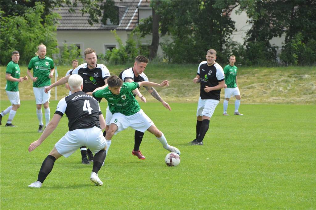 BVH Dorsten, TuS Gahlen und Erle zitterten alle: Aber absteigen muss jetzt keiner BVH Dorsten II - TuS Gahlen II