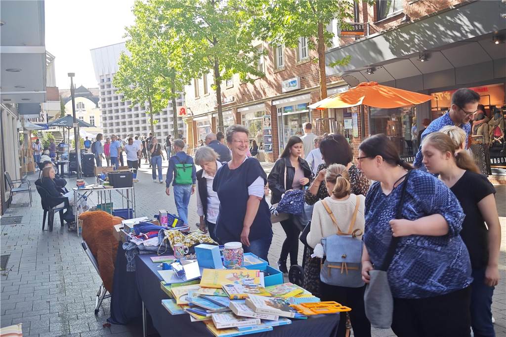 Auf dem Flohmarkt fanden die Besucher nicht nur eine reiche Auswahl an Literatur, sondern auch viele Gesellschaftsspiele.