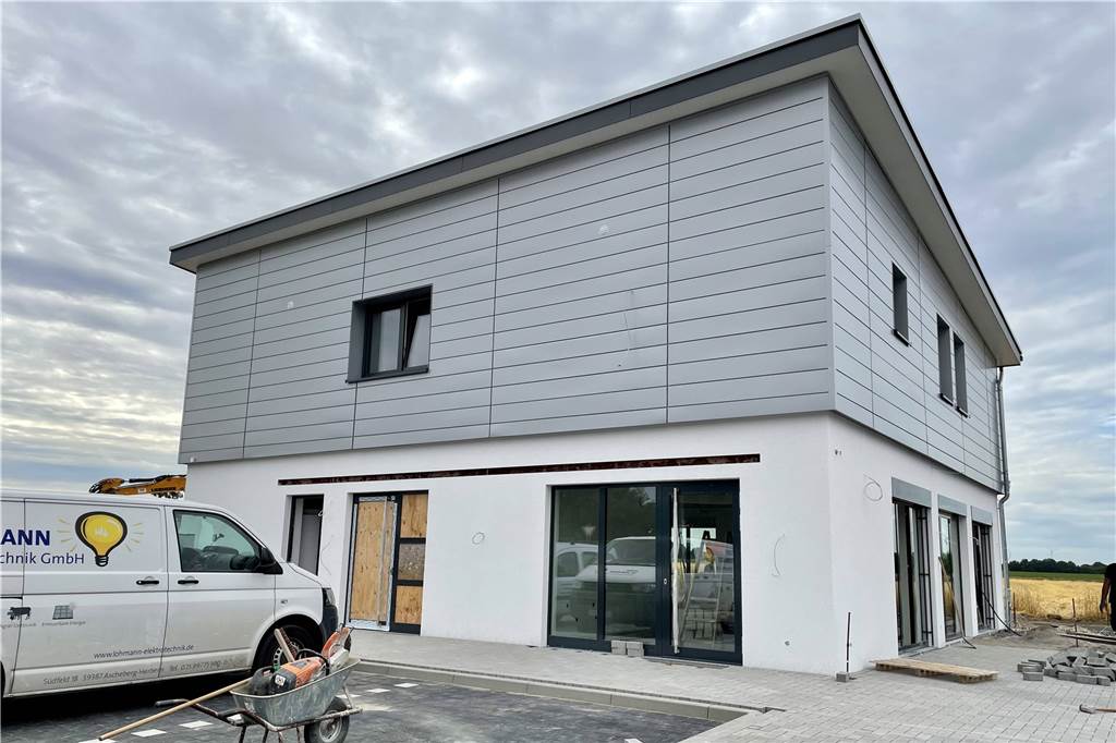 Neuer Supermarkt in Capelle: Eröffnung der Netto-Filiale steht kurz bevor Auf dem Gelände am Grabenkamp 2 ist in den vergangenen Monaten noch ein zweites Gebäude entstanden. Dort zieht die Bäckerei Röwenkamp ein.