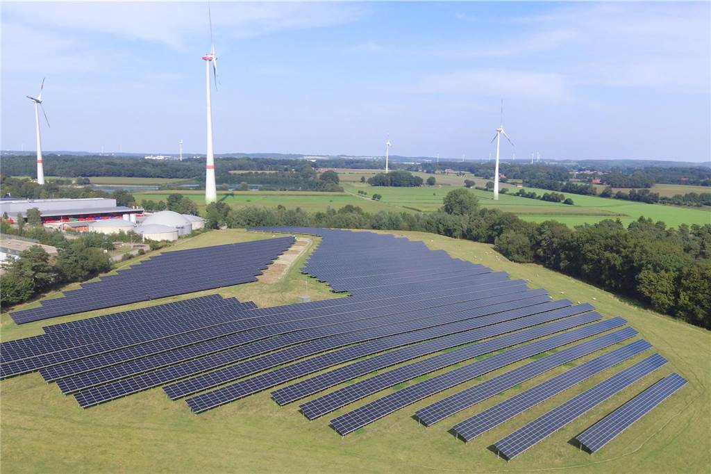 Große Photovoltaikanlage in Nordkirchen geplant: Nicht alle sind begeistert Auf dem Gelände der ehemaligen Deponie Coesfeld-Flamschen hat die GFC bereits eine große
Photovoltaik-Freiflächenanlage erstellt.