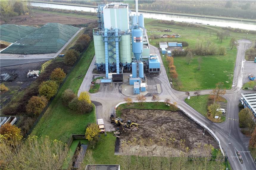 84 Einwände gegen neue Anlage von Innovatherm Auf dem Gelände von Innovatherm in Lünen soll eine neue Trocknungsanlage für Klärschlamm gebaut werden. Die ersten Vorbereitungsarbeiten dazu sind bereits angelaufen.