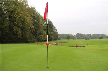 Auf dem Golfplatz in Herbern ist in der Corona-Krise nicht besonders viel los. Aber der Club hat sich etwas einfallen lassen.