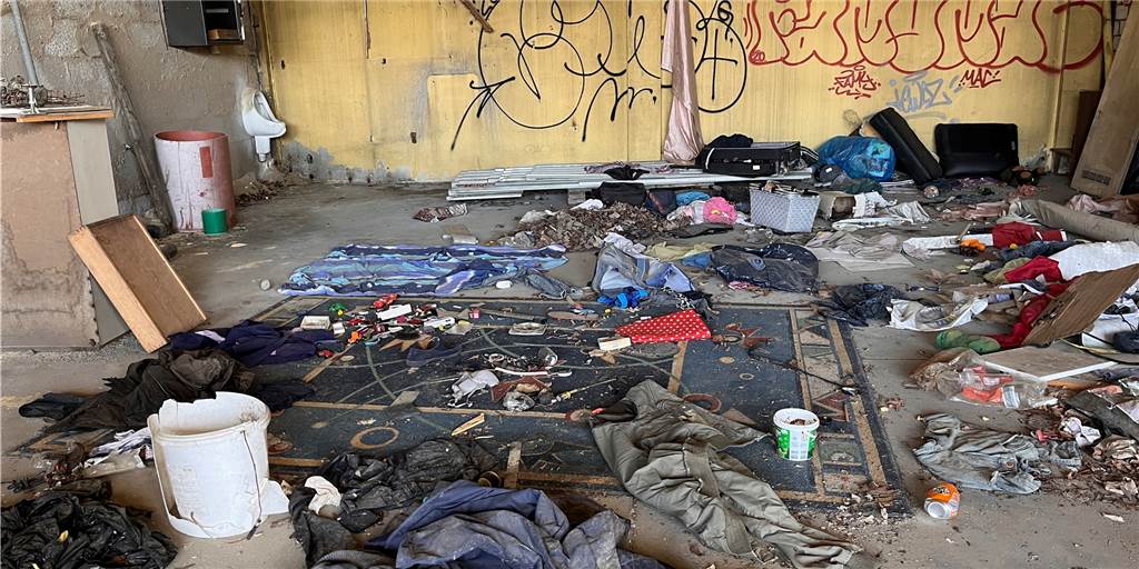 Leerstehendes Castroper Fuhrpark-Gelände wird von Obdachlosen genutzt Ein Obdachlosenlager auf dem leerstehenden Fuhrparkgelände